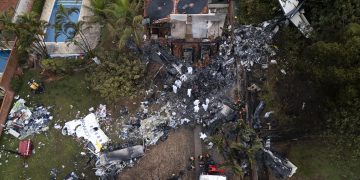 Peritos recuperan todos los datos de las cajas negras del avión accidentado en Brasil