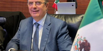 Ebrard encabeza una misión comercial de México a Canadá para tratar la revisión del T-MEC