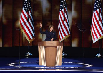 Kamala Harris aventaja con 16 puntos a Trump, según encuesta