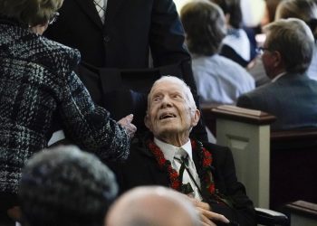 Jimmy Carter espera poder votar por Kamala Harris