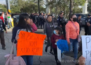 Marchan vecinos de Naucalpan, exigen explicaciones sobre movimientos de la tierra