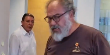 SRE va contra funcionario grosero en Shanghái