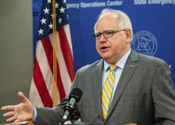 Harris elige a Tim Walz como su vicepresidente