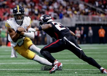 Justin Fields como titular sobre Russell Wilson