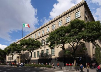 “No es habitual que el Pleno de la SCJN deje de sesionar por una protesta”: Berge  