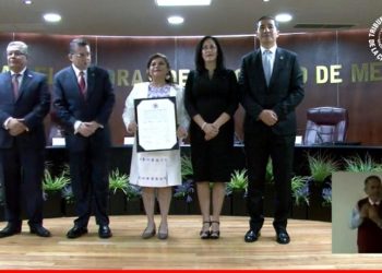 Entregan a Clara Brugada constancia de validez y rendirá protesta el 5 de octubre