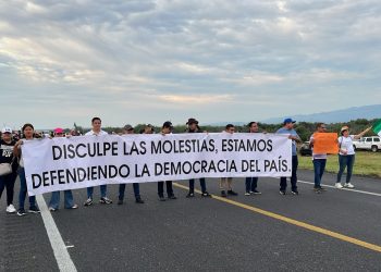 Empleados judiciales bloquean carretera federal en Tamaulipas