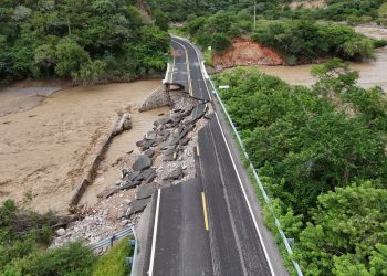 Destruyen lluvias carreteras en Chilpancingo