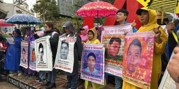 Se manifiestan en la CDMX a 10 años de la desaparición de los 43 normalistas de Ayotzinapa; participaron 10 mil personas