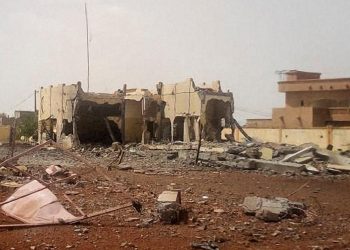 Al Qaeda reivindica dos ataques al aeropuerto militar de Bamako y a una escuela militar