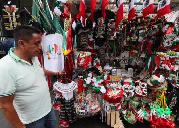 Mexicanos se preparan para el Día de la Independencia