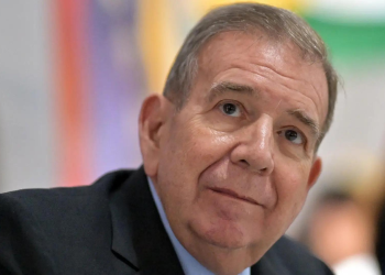 Edmundo González dice que abandonó Venezuela para evitar dolor y sufrimiento