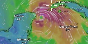 Helene se convierte en huracán categoría 1; en el Pacífico se forma nueva tormenta tropical John