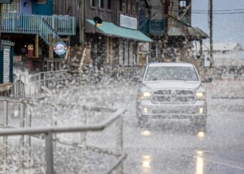 Helene sube a categoría 4 y produce inundaciones en Florida