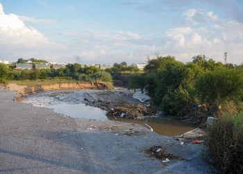 Intensa búsqueda de tres personas arrastradas por la corriente de un arroyo en Coahuila