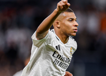 Mbappé sufre una lesión muscular y causa baja para el derbi