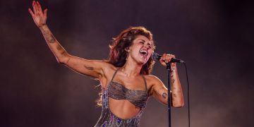 Demandan a Miley Cyrus por copiar partes de un tema de Bruno Mars para su éxito ‘Flowers’