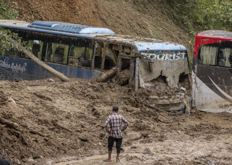 EFE/EPA/NARENDRA SHRESTHA