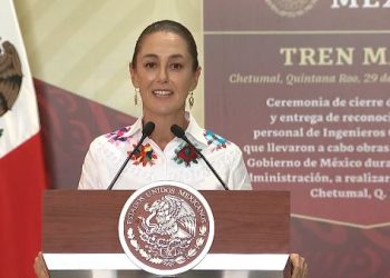 Claudia Sheinbaum reconoce a López Obrador en su último acto público