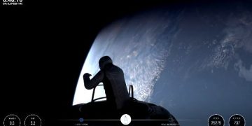 Space X realiza el primer paseo espacial privado de la historia
