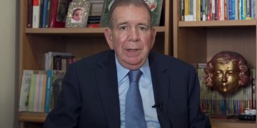 Orden de aprehensión contra González Urrutia