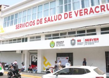 Secretaría de Salud de Veracruz investiga clínica privada por casos de infección por bacteria tras hemodiálisis