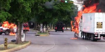 AMLO responsabiliza a EU de violencia en Sinaloa; ciudadanos exigen respuesta contundente en desplegado
