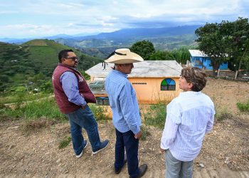 Edomex prepara reubicación de 75 familias afectadas por lluvias en Tejupilco