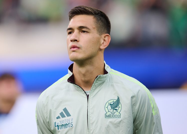 Cesar Montes of Mexico  during the CONMEBOL Copa America 2024 group B match between Venezuela and Mexico, at SoFi Stadium, on June 26, 2024 in Inglewood, California, United States.