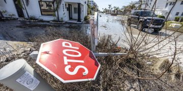 El huracán Milton deja muertes y destrucción a su paso por Florida