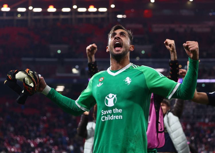 Leipzig (Germany), 02/10/2024.- Goalkeeper Mattia Perin of Juventus and his teammates celebrate after winning the UEFA Champions League match between RB Leipzig and Juventus in Leipzig, Germany, 02 October 2024. (Liga de Campeones, Alemania) EFE/EPA/FILIP SINGER