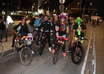 ¡Es hoy, es hoy! El paseo nocturno por Día de Muertos