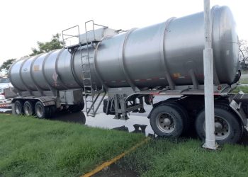 Armada de México frustra robo de más de 46 mil litros de hidrocarburo en la Terminal Marítima de Dos Bocas