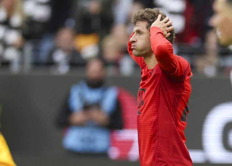 Frankfurt (Germany), 06/10/2024.- Thomas Mueller of Munich reacts during the German Bundesliga soccer match between Eintracht Frankfurt and FC Bayern Munich in Frankfurt, Germany, 06 October 2024. (Alemania) EFE/EPA/CHRISTOPHER NEUNDORF CONDITIONS - ATTENTION: The DFL regulations prohibit any use of photographs as image sequences and/or quasi-video.