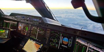 Piloto muere en pleno vuelo y obliga a un aterrizaje de emergencia