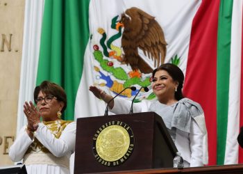 Clara Brugada rinde protesta como jefa de gobierno