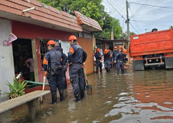 Paso de “Nadine” deja tres muertos y 64 municipios con afectación en Veracruz