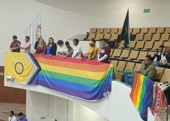 Grupos LGBTQ+ protestan por transfeminicidio en el Congreso de Tamaulipas 