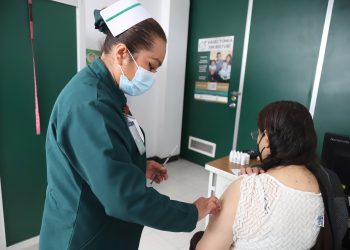 15 de octubre inicia campaña de vacunación contra influenza y Covid: IMSS