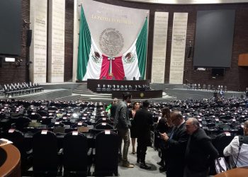 Impulsa Ricardo Monreal iniciativa sobre la ley silla