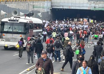 “2 de octubre no se olvida”.  Destrozos, vandalismo, pintas y enfrentamientos caracterizaron la marcha