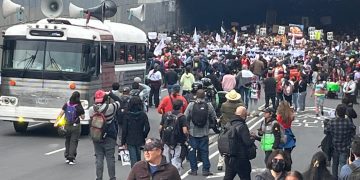 “2 de octubre no se olvida”.  Destrozos, vandalismo, pintas y enfrentamientos caracterizaron la marcha
