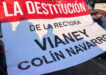Alumnos de la Universidad Politécnica de Otzolotepec, bloquean vialidad
