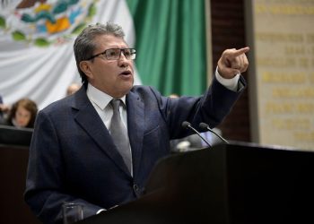 No se dispensarán trámites a la minuta en materia de inimpugnabilidad de reformas constitucionales: Monreal