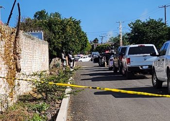 Enfrentamiento entre policías municipales y de la Fiscalía deja 3 lesionados en Yuriria, Gto