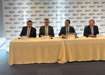 Asegura BBVA que de ganar Trump, México cerraría el año con un tipo de cambio más depreciado