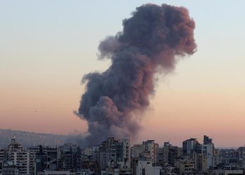Hizbulá denuncia que el bombardeo israelí al sur de Beirut impactó contra la sede de TV