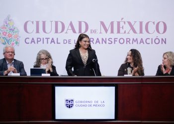 Brugada presenta compromisos contra la pobreza en la CDMX