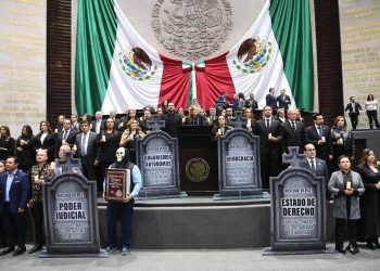Avanza entre reclamos opositores la Supremacía Constitucional