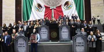 Avanza entre reclamos opositores la Supremacía Constitucional